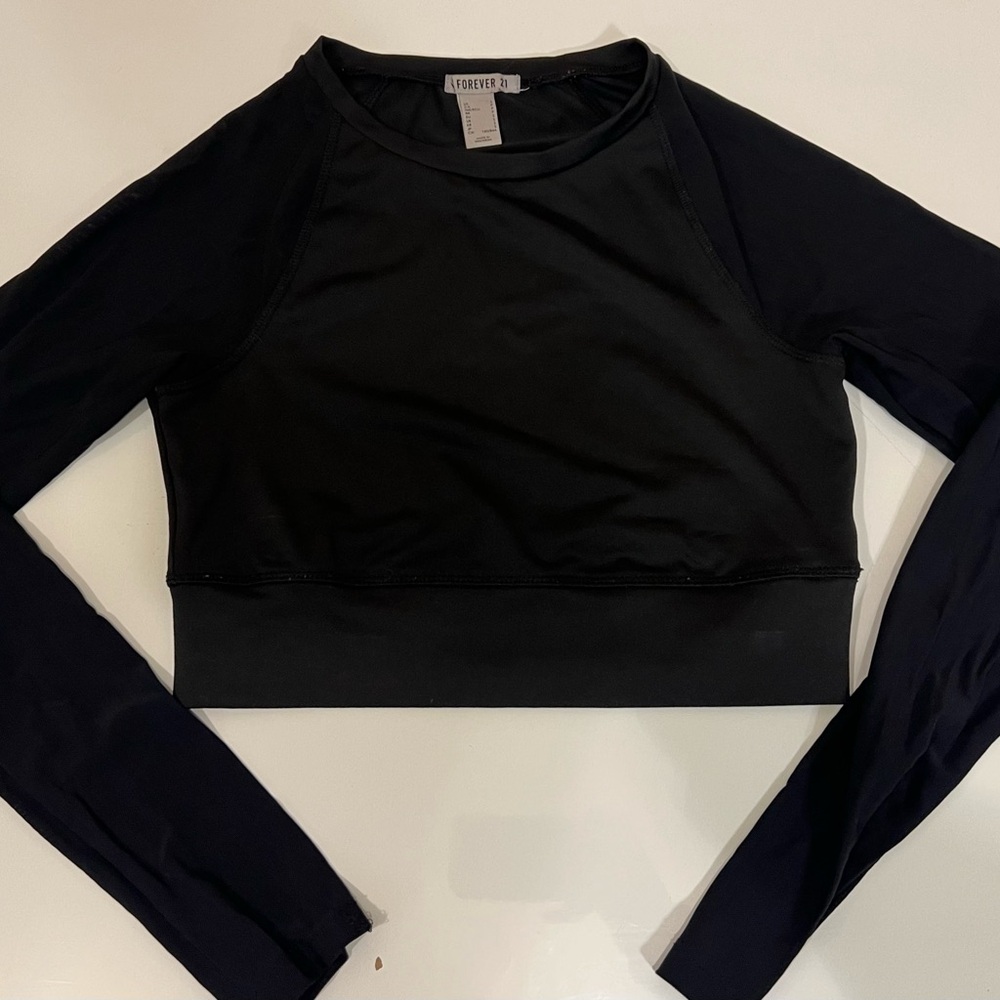 Forever 21 Women's Black Long Sleeve Crop Top